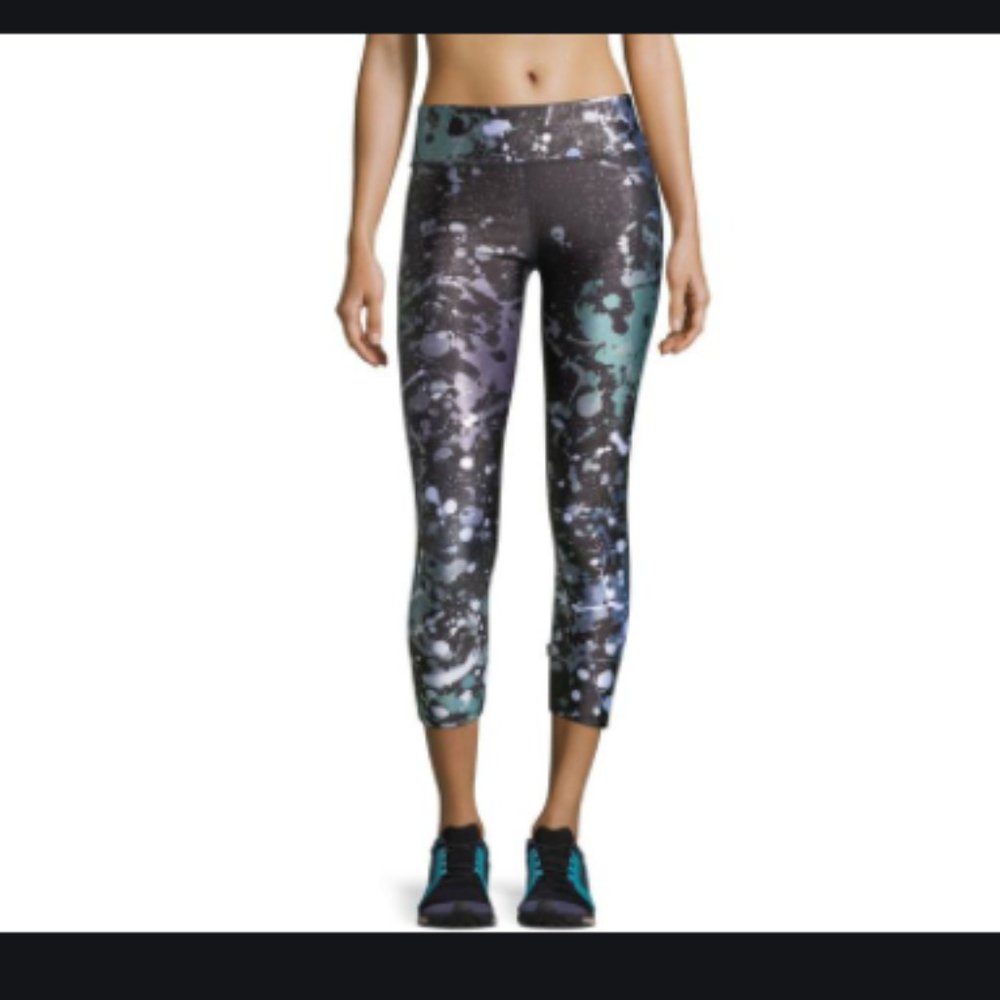 Terez ‘Paint The Town’ Tall Band Capri Leggings